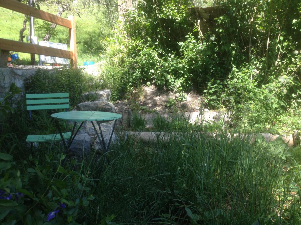 Eco-Hotel Et Yourtes Du Mercantour Guillaumes Exterior foto
